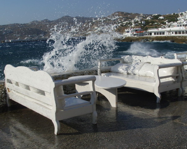 Meerumtoste Loungesofas auf Mykonos